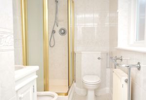 Family Bathroom- click for photo gallery